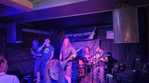 At The Apple & Parrot